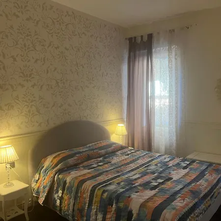 Scalette Pellicciai * ורונה